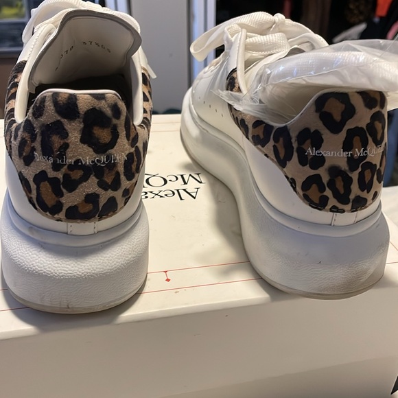 Alexander McQueen Sneakers - Picture 2 of 4